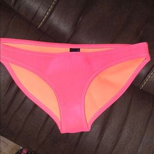 Triangl hot pink bottoms
